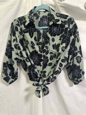 Q2 Sage Green and Black Floral Tie-Front Button Down Crop Tops